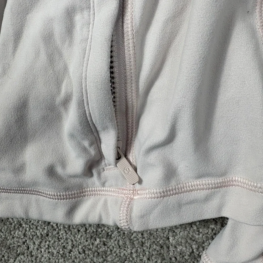 Lululemon Hooded Mesh Vent Jacket Pale Pink Size 12 Yoga Running Layer